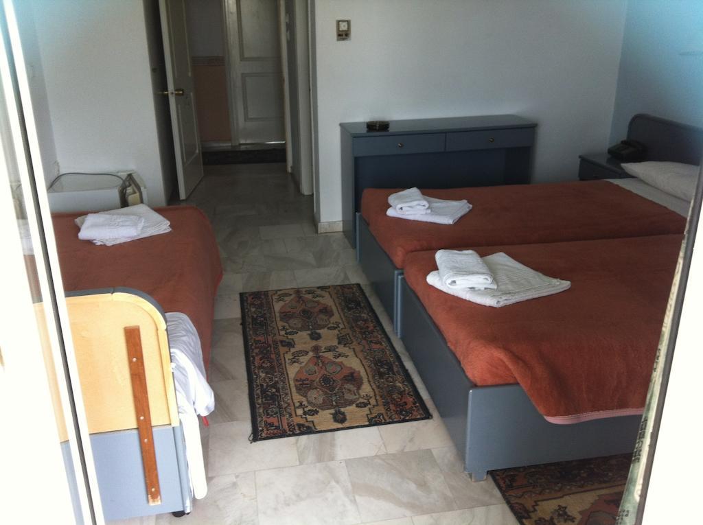Great Alexander Hotel بلاكا ليتوشورو الغرفة الصورة